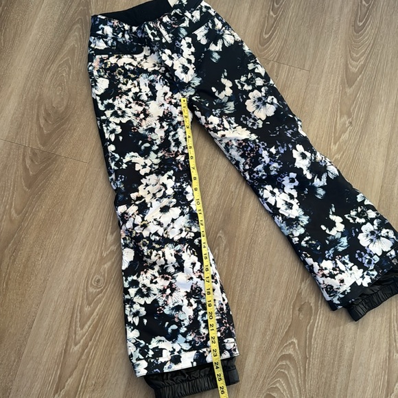 Roxy Girls' Backyard Floral Printed Snowboard Ski Pants White Black Blue Sz 10 - Picture 7 of 9